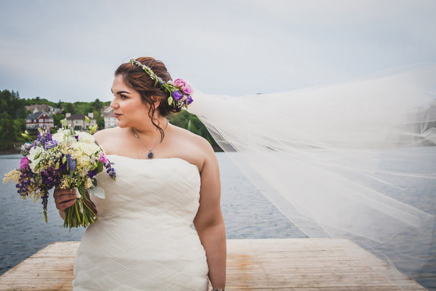 curvy bride
