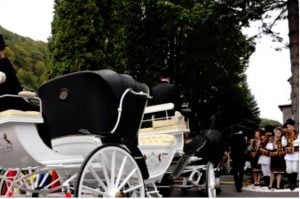 Caleașcă unicat la nunta principelul Nicolae cu Alina Binder. Folosită pentru prima oară 8 Fullscreen capture 9302018 113647 PM