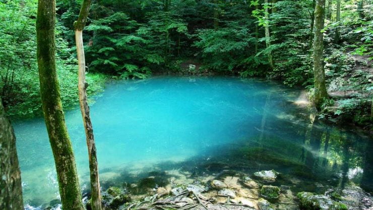 lac albastru