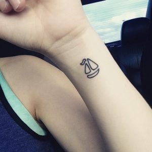 11 tatuaje minimaliste care te vor face să-ți dorești și tu unul 27 10995099 1420475311578825 1661014407 n