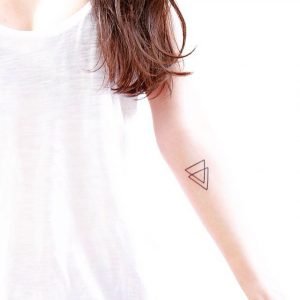 11 tatuaje minimaliste care te vor face să-ți dorești și tu unul 33 11421975 697068670438826 1742366389 n