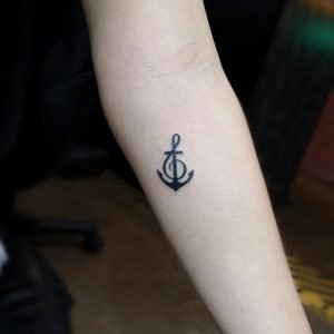 11 tatuaje minimaliste care te vor face să-ți dorești și tu unul 34 19761859 453998758298014 7369079503772975104 n
