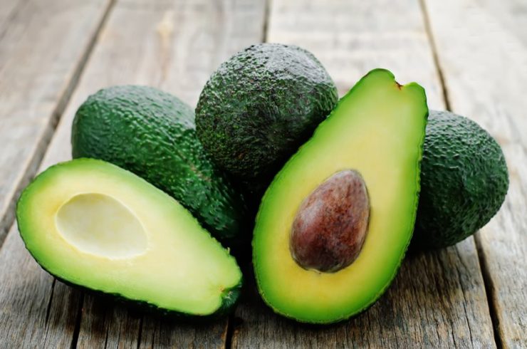 coaja avocado contaminata