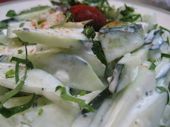 salata castravete