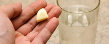 Iata ce se poate intampla daca mancati un catel de usturoi pe stomacul gol... Rezultate miraculoase