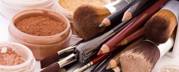 substante toxice trusa make up