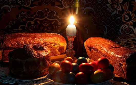 masa paste oua rosii si cozonaci