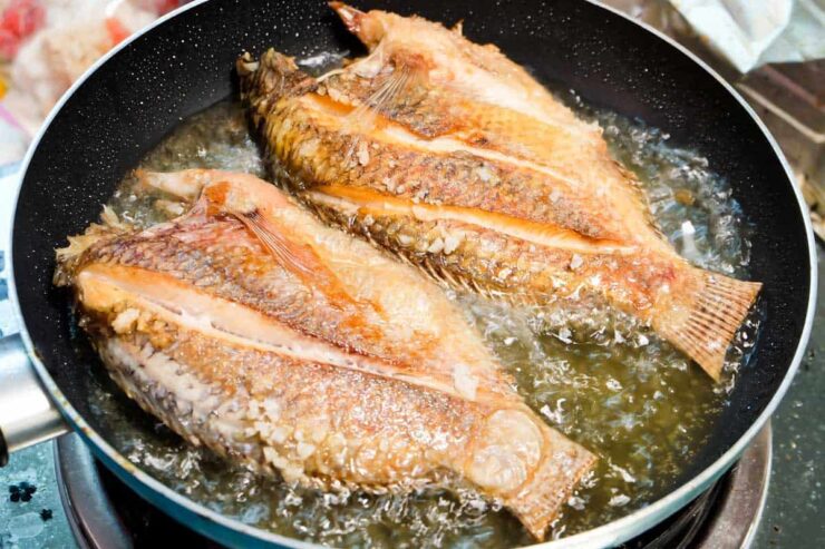 Frying fishes in nonstick frying pan